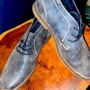 I’m selling these blue Sonoma mens dress shoes size 10 only worn once.